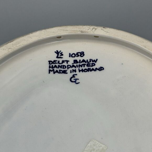 Vtg Pair Round Delft Blue Holland Wall Hangings Hand Painted Flowers Birds 1058 - Picture 9 of 9